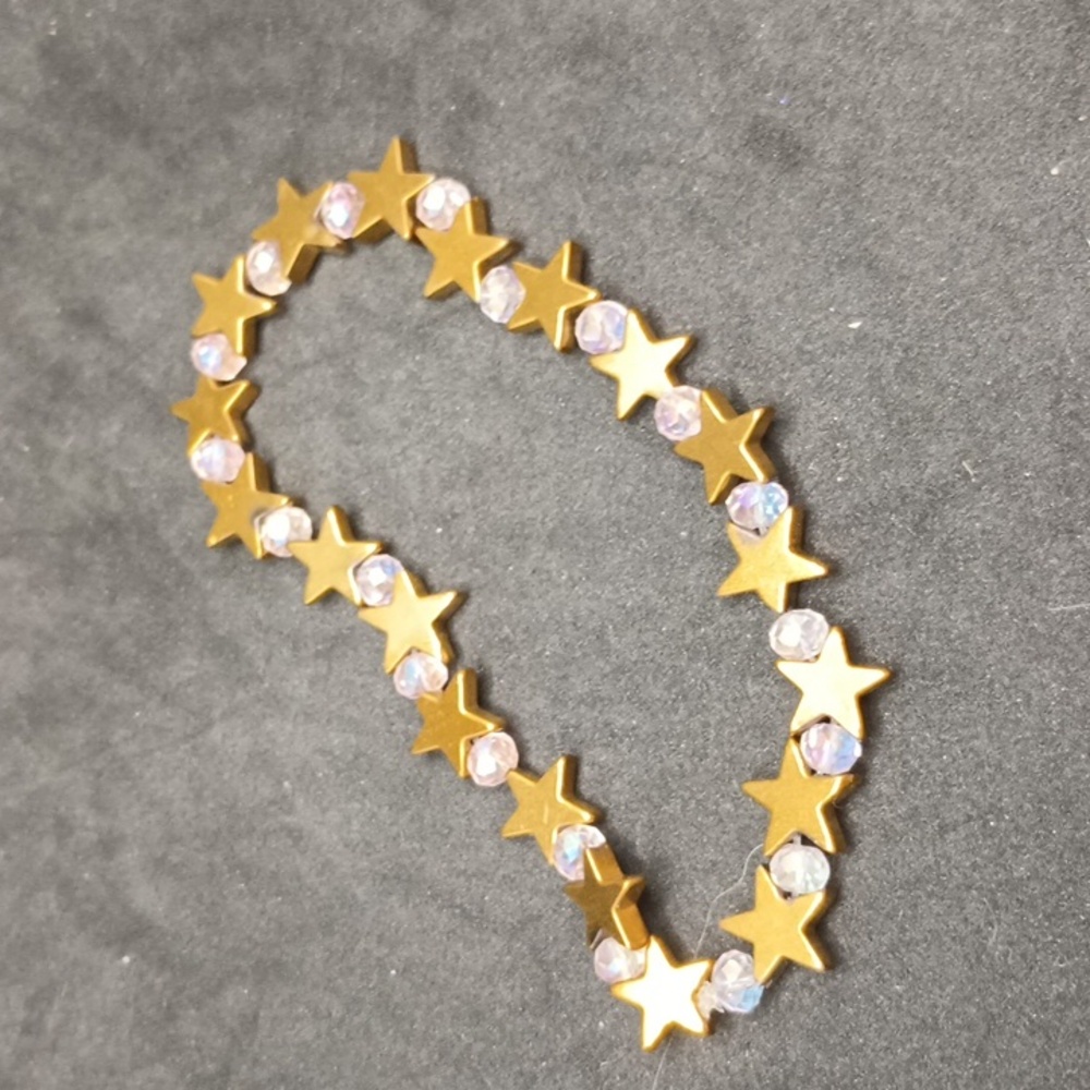 Handmade kids gold tone star stretch bracelet